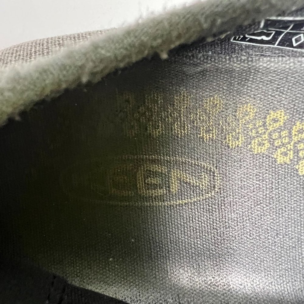 Keen Womens Size 7.5 Gray Canvas Slip On Mary Jane Flats Elastic Stretch Strap - Picture 5 of 6